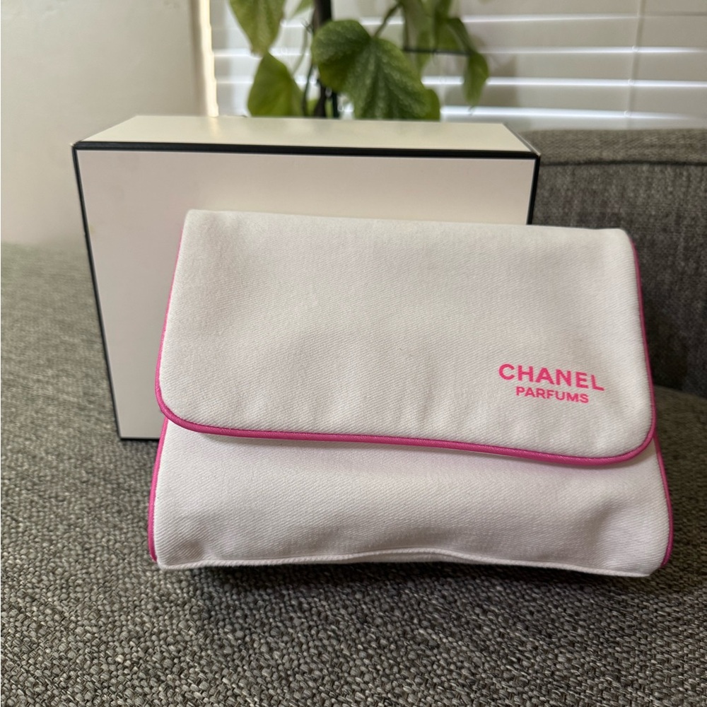 CHANEL Parfums Cream and Pink makeup Pouch